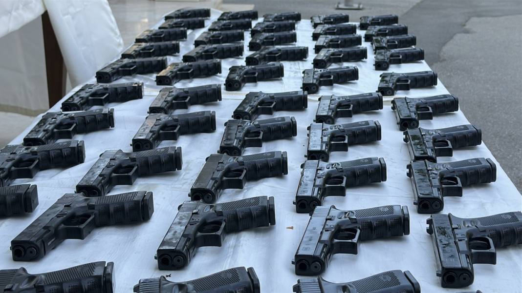 Konya'dan iki ile 100 ruhsatsız tabanca gönderecekti! Kıskıvrak yakalandı 3